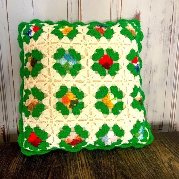 Vintage Granny Core Afghan crochet square pillow 15x15 - Picture 1 of 2